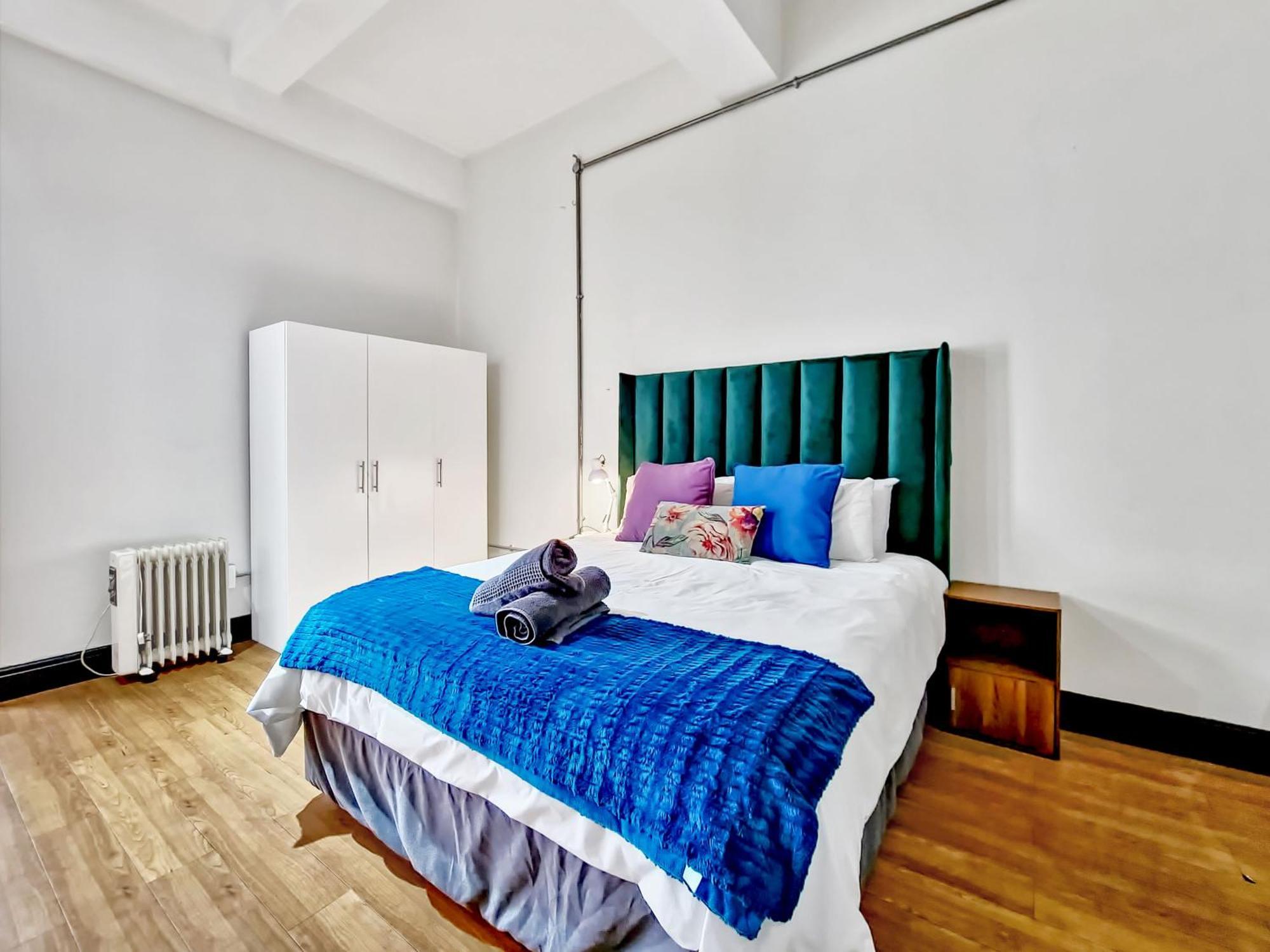 Manhattan Style Loft With Backup Power On 4 Loop Str Cape Town Bagian luar foto