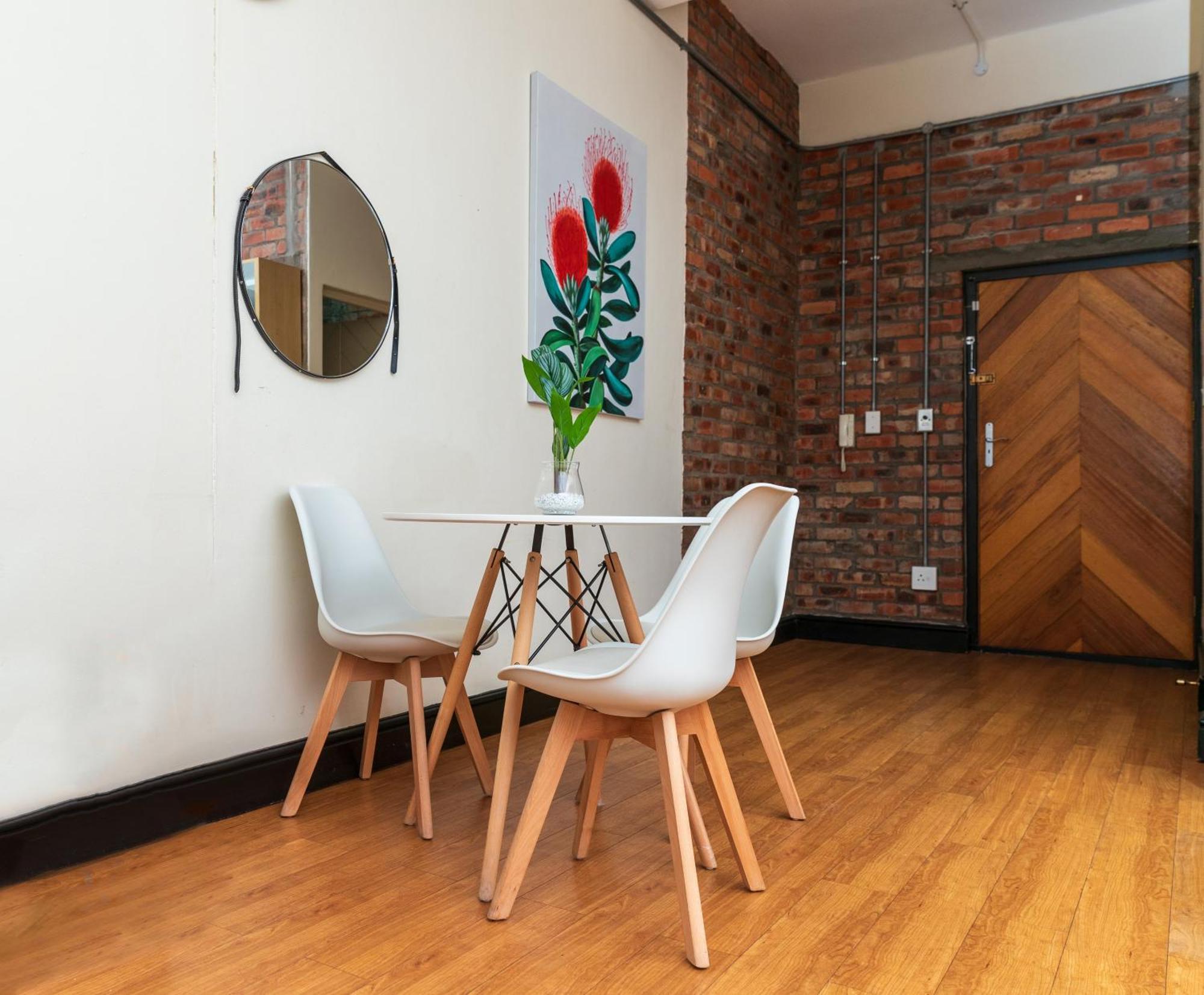 Manhattan Style Loft With Backup Power On 4 Loop Str Cape Town Bagian luar foto